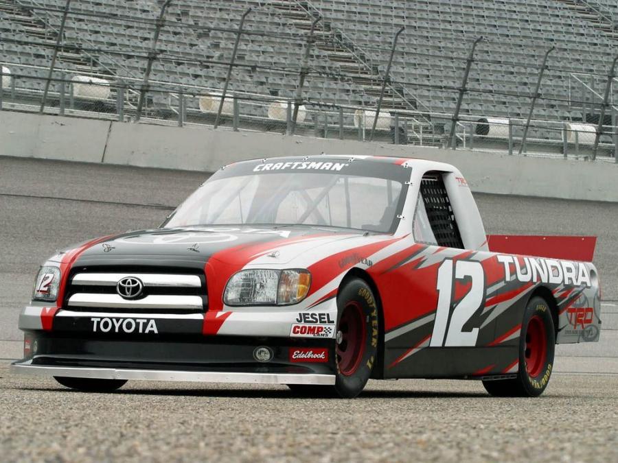  Toyota Tundra NASCAR Craftsman Series Truck by TRD 2004 года  (фото 12 из 12)